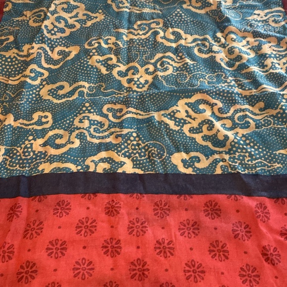 Sherpa Adventure Gear Infinity wool-blend scarf. - Picture 2 of 6